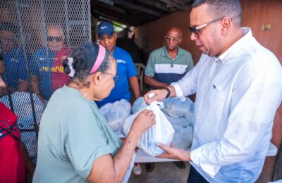 Comunitarios agradecen a Carolina Mejía por realizar operativo médico-social en El Caliche de Cristo Rey