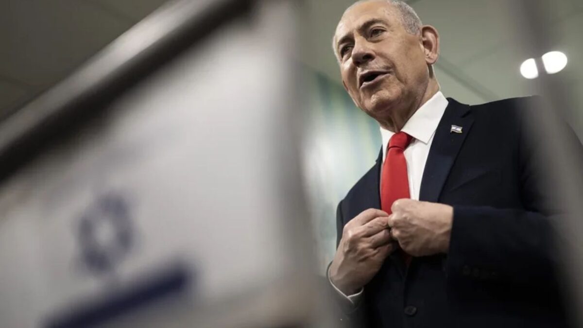 Netanyahu gana elecciones en Israel pero su bloque no logra mayoría, según recuento final