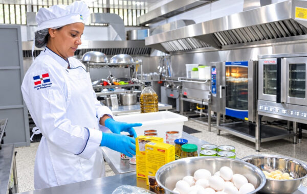 INABIE fortalece la calidad de la alimentación escolar mediante capacitaciones y asistencia técnica a proveedores