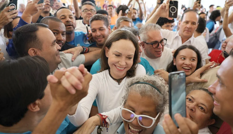 María Corina Machado regresa a Venezuela tras casi 10 meses en el exilio
