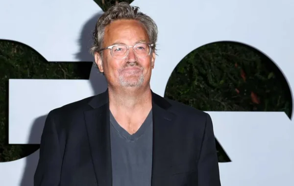 ‘El de Mathew Perry’, la miniserie sobre la vida del actor que emite Netflix tres años después de su muerte