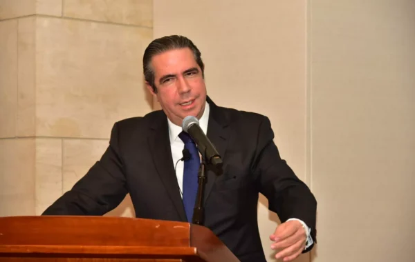 Francisco Javier García cuestiona suspensión de consulta del PLD y reafirma que seguirá por la candidatura