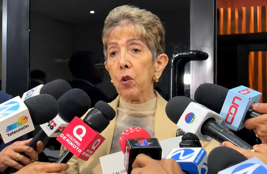 Ginette Bournigal critica opiniones que cuestionan la seguridad fronteriza y pide controlar las pandillas en Haití