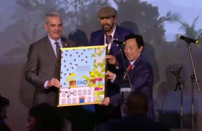 Juan Luis Guerra recibe reconocimiento de la FAO por «Ojalá que llueva café»