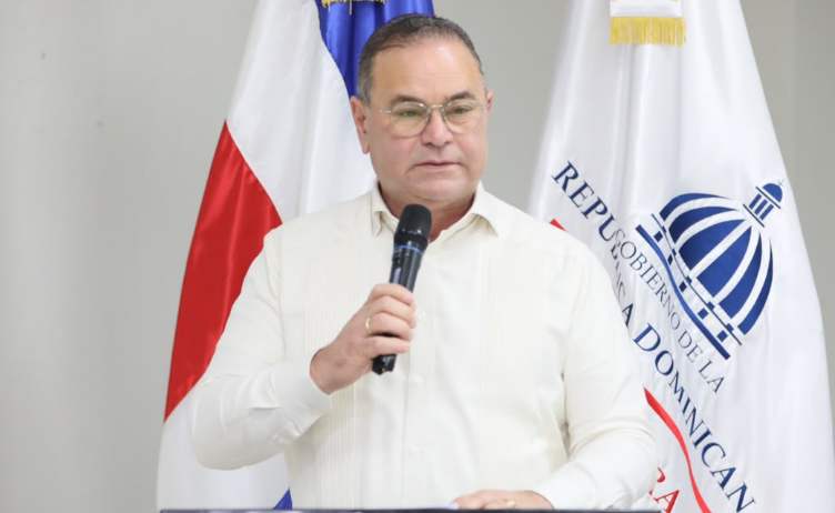 Ministro de Agricultura asegura derogación de decreto arancelario no significa abandono al sector arrocero