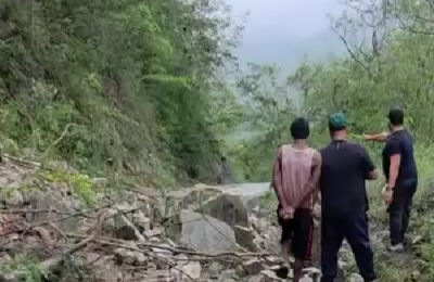 Lluvias provocan deslizamientos de tierra en carretera de San José de Ocoa