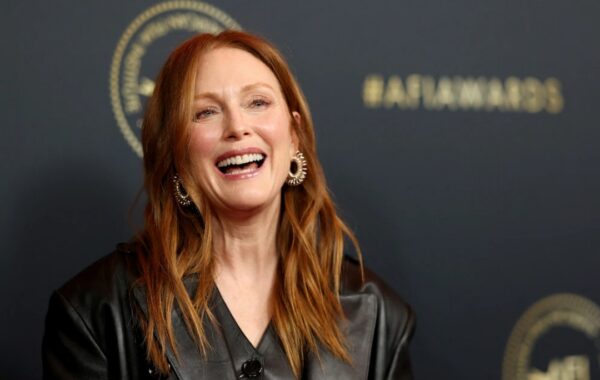 “Es uno de los guiones más bonitos que he leído en toda mi carrera”: Julianne Moore habló de su papel en “El debut