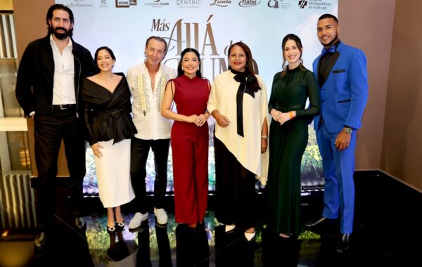Documental “Más Allá del Humo” realiza gala premier resaltando impacto de la industria en la historia dominicana