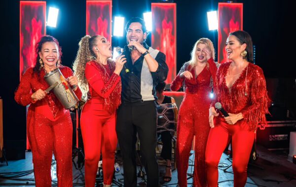 Dr. Marcos Pumarol celebra junto a “Las Chicas El Reencuentro”