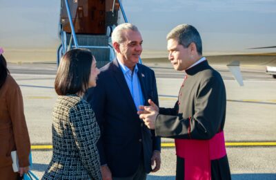 Abinader llega a Roma para reunirse con el papa León XIV y participar en foro mundial de la FAO