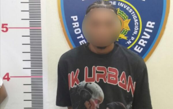 Policía arresta a “El Plátano” por amenazar y perseguir con machete a un comerciante en La Vega
