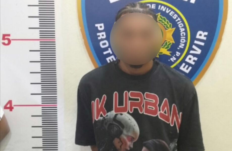Policía arresta a “El Plátano” por amenazar y perseguir con machete a un comerciante en La Vega
