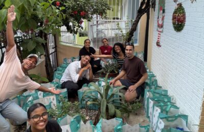 Iniciativa social “Sonrisas de Navidad” busca llevar cenas a más de 300 familias en Nochebuena
