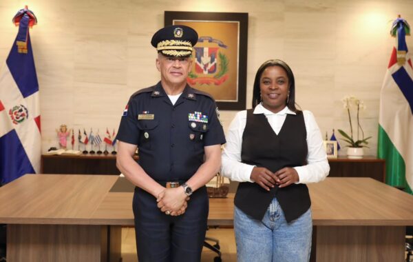 Policía Nacional y diputada Millys Martínez acuerdan superar impasse mediante el diálogo