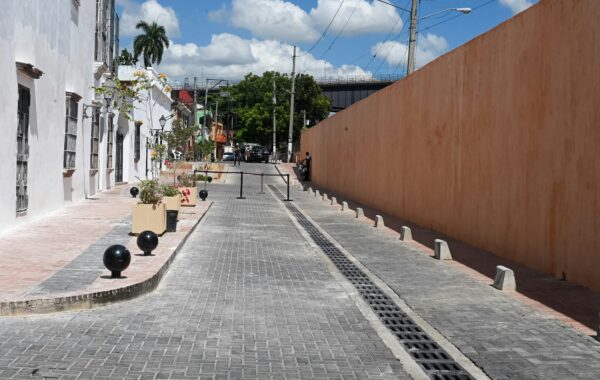 David Collado concluye entregas de calles intervenidas en Ciudad Colonial por 221 millones pesos