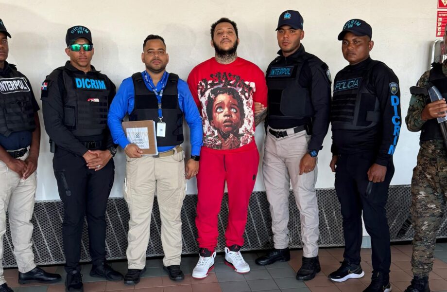 PN recibe deportado desde Jamaica señalado como principal sospechoso de muerte de recolector de basura en Santiago