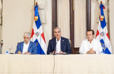 Abinader anuncia que el gobierno ha contratado en obras más de 31 mil millones de pesos con los fondos obtenidos AERODOM
