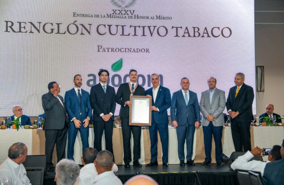 ADHA reconoce a 13 productores y agroempresarios del agro y llama a transformar las políticas públicas del sector