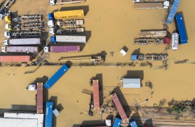 Fuertes lluvias paralizan Estambul, causan inundaciones y tres muertos