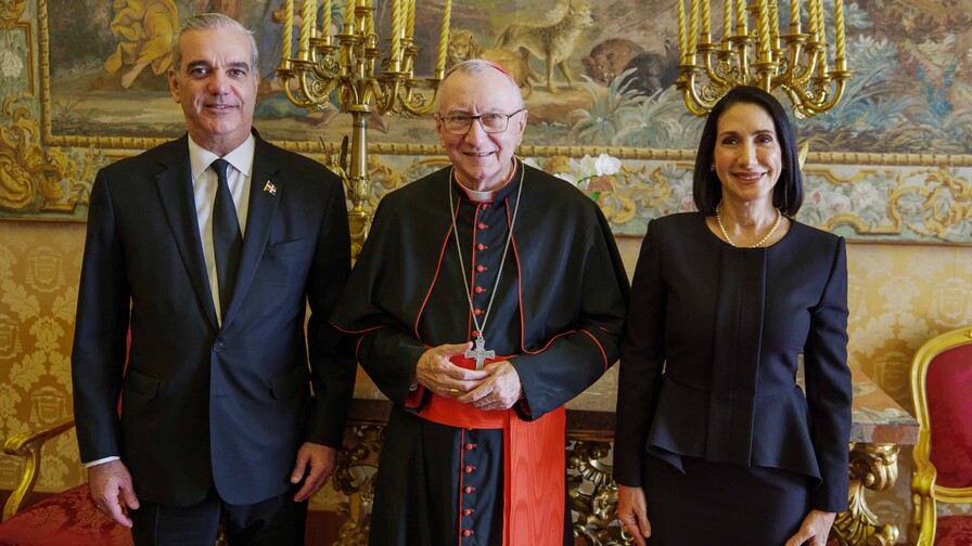 Abinader aborda conflictos regionales y delincuencia organizada en el Vaticano