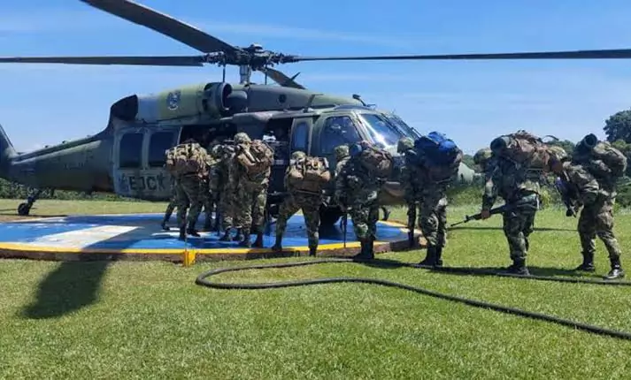 Accidente de un helicóptero del Ejército colombiano con quince tripulantes no deja muertos