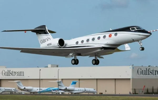 El avión desaparecido frente a EEUU se desplomó 12,000 pies antes de perder la señal