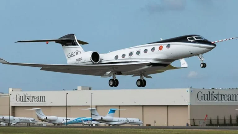 El avión desaparecido frente a EEUU se desplomó 12,000 pies antes de perder la señal
