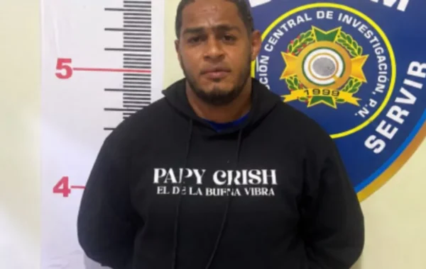 Se entrega a la Policía hombre buscado por tentativa de homicidio en La Vega