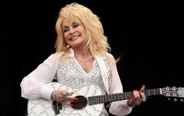 Musical sobre Dolly Parton completa su elenco para llegar a Broadway en enero