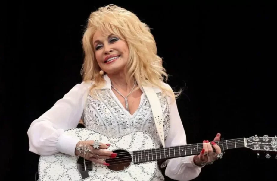 Musical sobre Dolly Parton completa su elenco para llegar a Broadway en enero