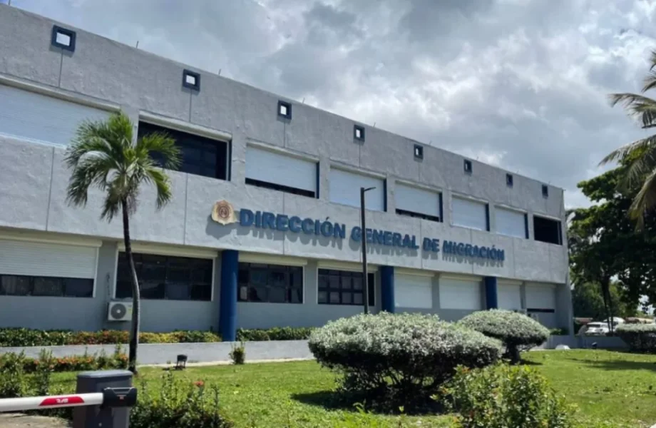 Migración deposita querella penal y remite al MP a dominicano y haitiano detenidos por tráfico extranjeros