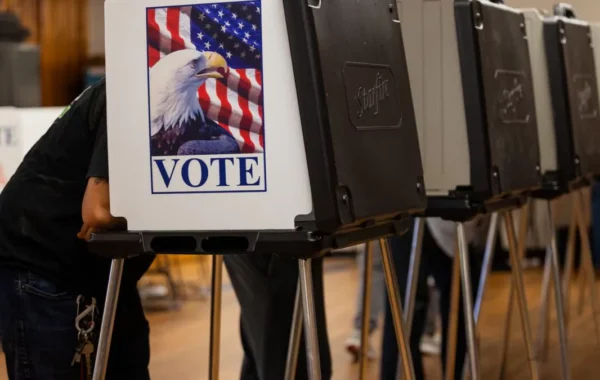Texas bate récords de voto anticipado en varios condados en plena pugna por el Senado