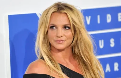 Britney Spears lanza ‘She’ll Never Be Me’ para celebrar los 25 años de su álbum ‘Britney’