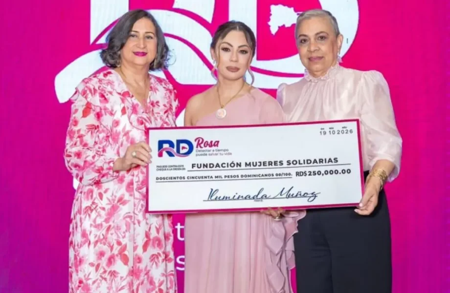 Iluminada Muñoz dona quinientos mil pesos a dos fundaciones en apoyo a la lucha contra el cáncer