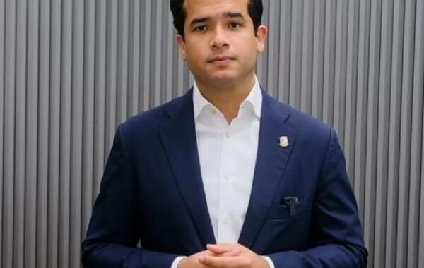 Omar Fernández revela que una infección bacteriana provocó su ingreso hospitalario