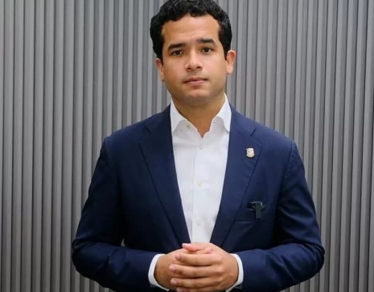 Omar Fernández revela que una infección bacteriana provocó su ingreso hospitalario