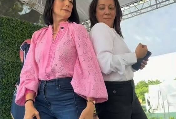 Raquel Arbaje baila al ritmo de Bulin 47 durante actividad contra el cáncer de mama