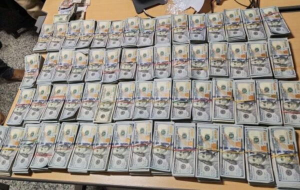 Imponen prisión preventiva a colombiano detenido con US$600,700 sin declarar en el AILA