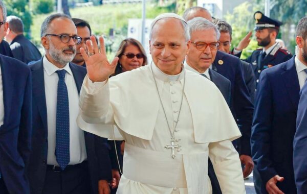León XIV dice que retomará gradualmente su actividad y agradece el apoyo recibido