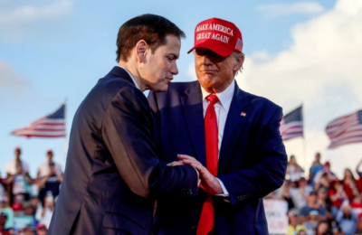 Marco Rubio hace inusual aparición junto a Trump en un mitin electoral en Texas
