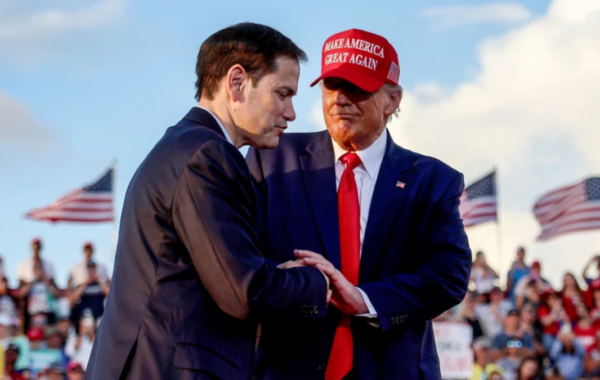 Marco Rubio hace inusual aparición junto a Trump en un mitin electoral en Texas