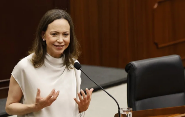 María Corina espera que la mesa de diálogo en Venezuela tenga éxito