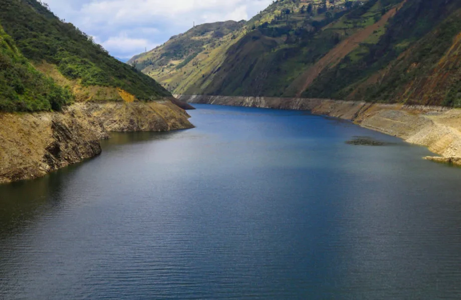 Más de 9.000 empresas en Ecuador tendrán cortes de energía de 48 horas durante dos semanas