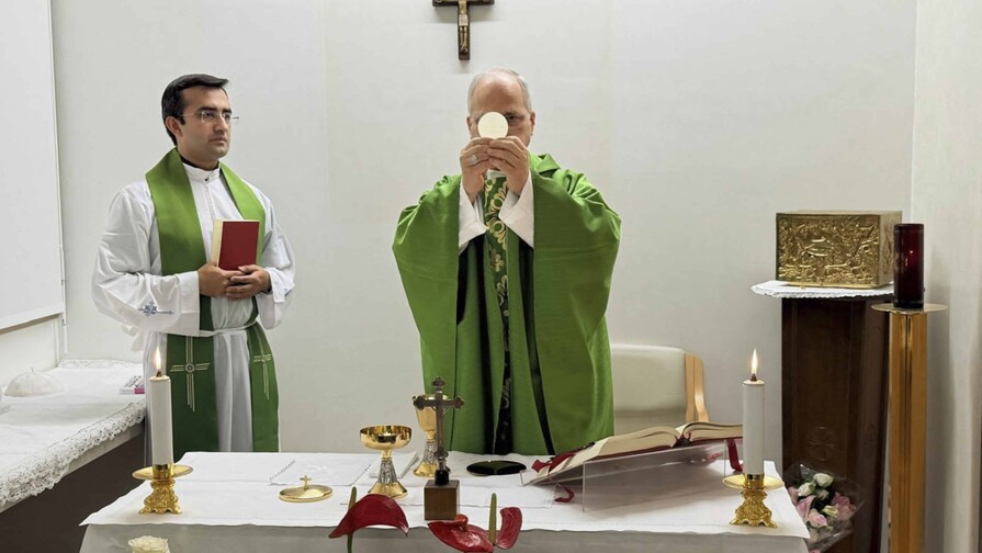 El papa León XIV mejora y recupera su autonomía tras la operación de pulmón