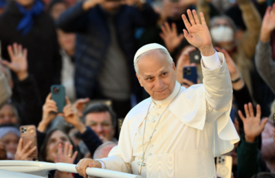 El papa pide ayudar a los jóvenes a ser protagonistas de una nueva forma de vivir