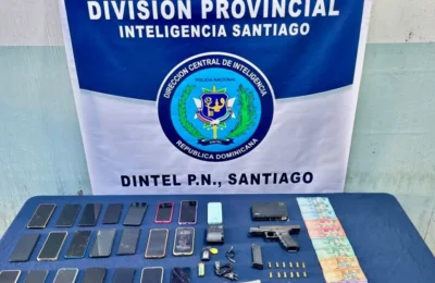 Tres personas detenidas tras allanamiento en Navarrete; ocupan arma de fuego y 21 celulares