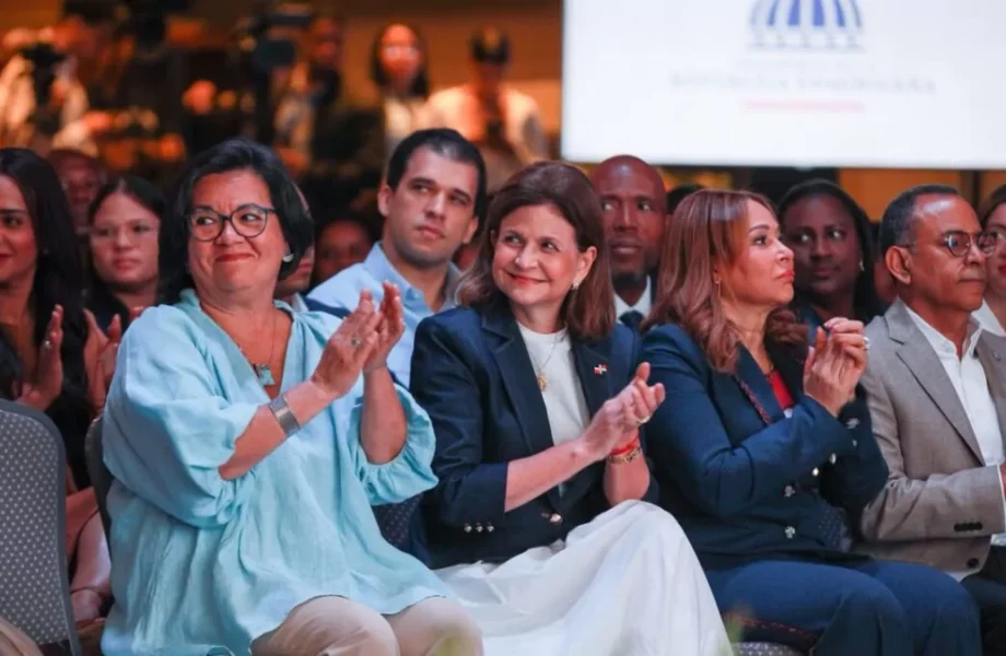 Raquel Peña destaca reducción de la pobreza y llama a ampliar oportunidades para las familias dominicanas