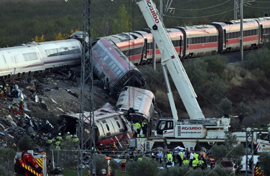 Elevan a 69 los muertos en accidente ferroviario de España y Sánchez promete aclarar «hasta el último detalle»