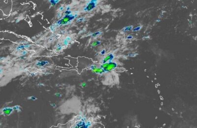 Vaguada mantendrá fuertes aguaceros; siguen alertas por inundaciones
