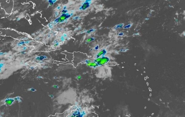 Vaguada mantendrá fuertes aguaceros; siguen alertas por inundaciones